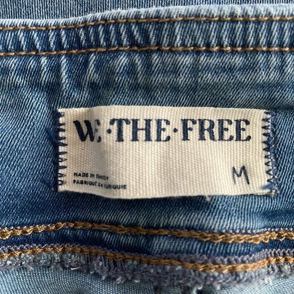 We The Free In My Feelings Cropped Slim Flare Light Wash Jeans Women's Size M - Picture 7 of 8